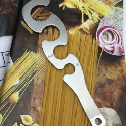 4 huller rustfri stål spaghettimåler S-formet spaghettilineal praktisk holdbar køkkenmadlavningsgadgets Outlet