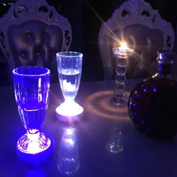Bordskånere Til Glas>Bordskåner til vinflasker med skiftende LED-lys, hvid skal, hvidt lys, ingen batterier inkluderet