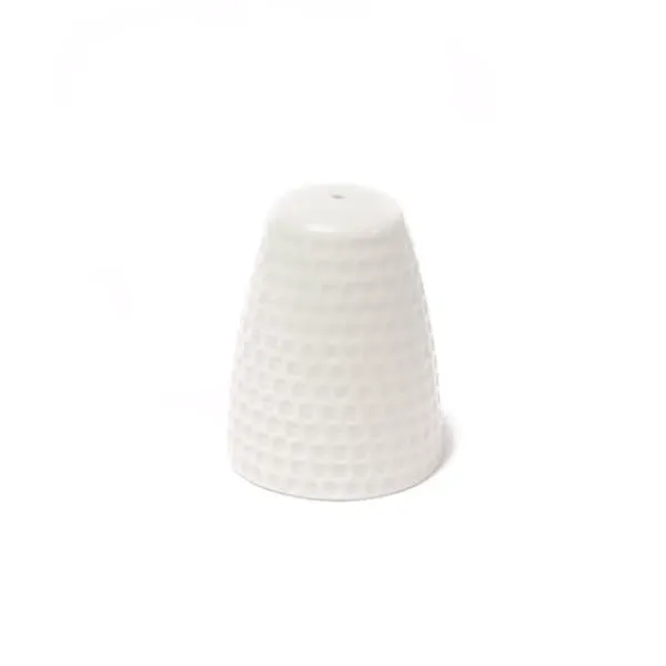 Salt- & Peberstrøere>Et sæt salt og peber shakers på et akaciebræt