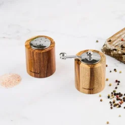 Salt- & Peberstrøere><noscript><img width=