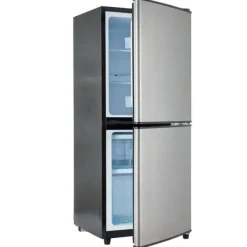 106L minikøleskab, 60L køleskab + 46L fryser, 7 temperaturer, sølvdør, LED-lys, justerbare hylder, 166 kWh/år Hot