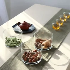 Lagdelte glasopbevaringskrukker til snacks og tørret frugt, salatskål i glas med låg Discount