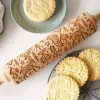 MoodForWood Trækagerulle, Graveret, 43 cm med Håndtag, Perfekt til Bagning - Skandinavisk Julemønster New