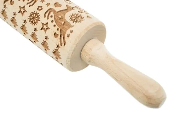 MoodForWood Trækagerulle, Graveret, 43 cm med Håndtag, Perfekt til Bagning - Rensdyrmønster Discount