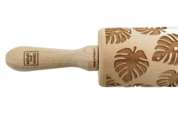 MoodForWood Trækagerulle, Graveret, 43 cm med Håndtag, Perfekt til Bagning - Monstera Mønster Clearance