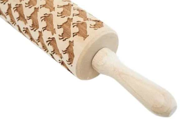 MoodForWood Trækagerulle, Graveret, 43 cm med Håndtag, Perfekt til Bagning - Komønster Online