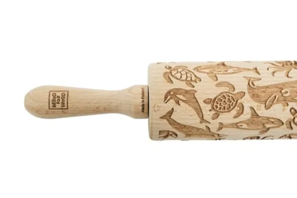 Kageruller>MoodForWood Trækagerulle, Graveret, 43 cm med Håndtag, Perfekt til Bagning - Havmønster