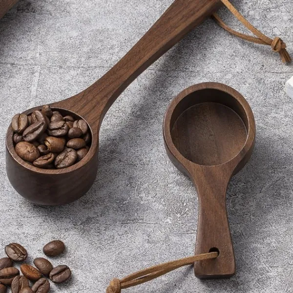 Målebægere & Måleskeer>Multifunktionel kaffemåleske med træhåndtag - Perfekt til kaffeelskere, præcis måling og komfortabelt greb