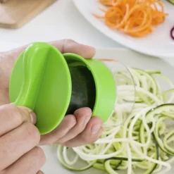 Pack Spiral Rivejern og 6-i-1 sammenfoldelig mandolin rivejern InnovaGoods