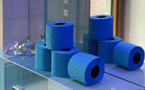 Toiletpapir>Renova duftende blåt toiletpapir 16,1 m 3-lags 140 ark 6 ruller