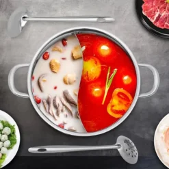 Shabu Shabu Hotpot - Gryde 28 cm - 304 Rustfrit Stål - Todelt Inddeling - Glaslåg - Induktion & Gas - Hvid - Med 2 Suppeskeer Best