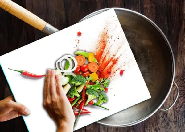 Skærebrætter>SKÆREBRÆT I GLAS 52x40 CHILI
