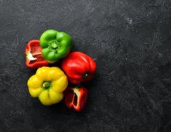 Skeer & Skovle>SKÆREBRÆT I GLAS 52x40 PEBERFRUGTER