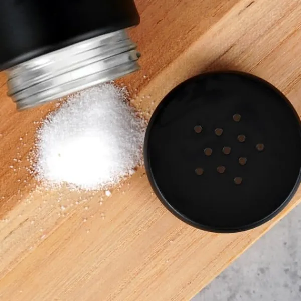 Sorte salt- og peberbøsser i glas, 2 stk. New