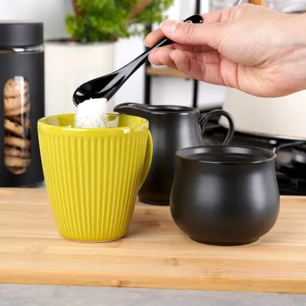 Serveringsfad & Skåle>Sukkerskål og flødekande, sort porcelæn, 3 dele.